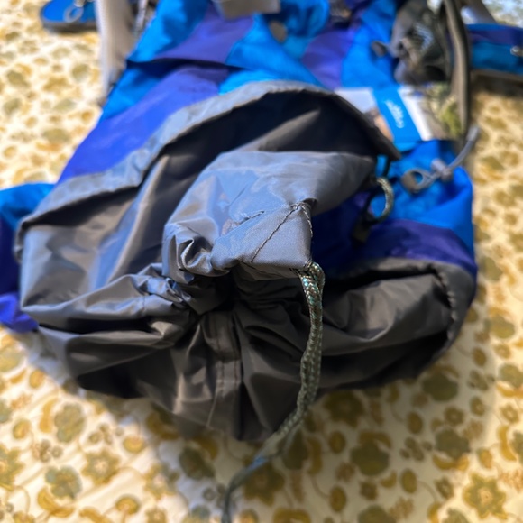 Backpacking pack - Picture 5 of 7